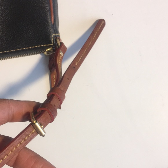 DOONEY & BOURKE SMALL BARREL BAG - Picture 4 of 6